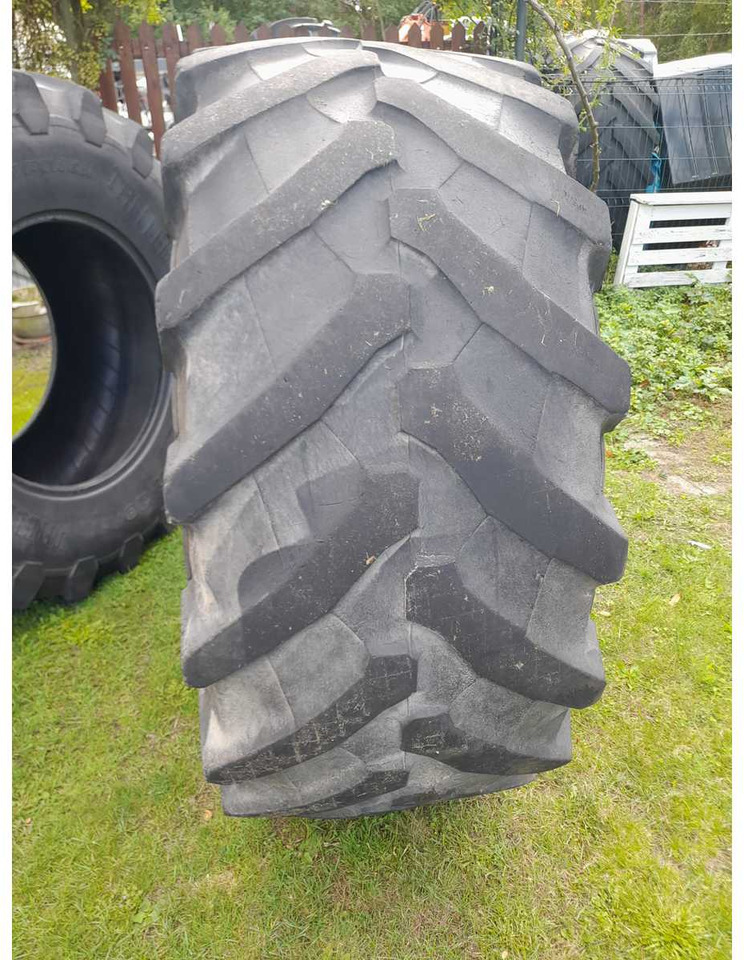Trelleborg TM900 tubless - Jantes e pneus de Trator: foto 5 Trelleborg TM900 tubless - Jantes e pneus de Trator: foto 5