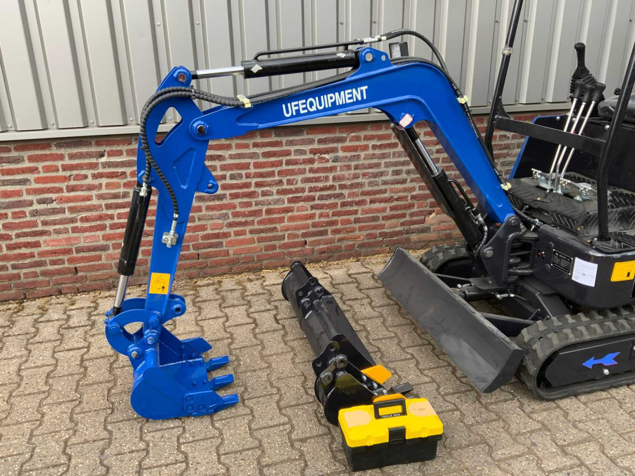 UF Equipment NM-E15 - Mini escavadeira: foto 4 UF Equipment NM-E15 - Mini escavadeira: foto 4