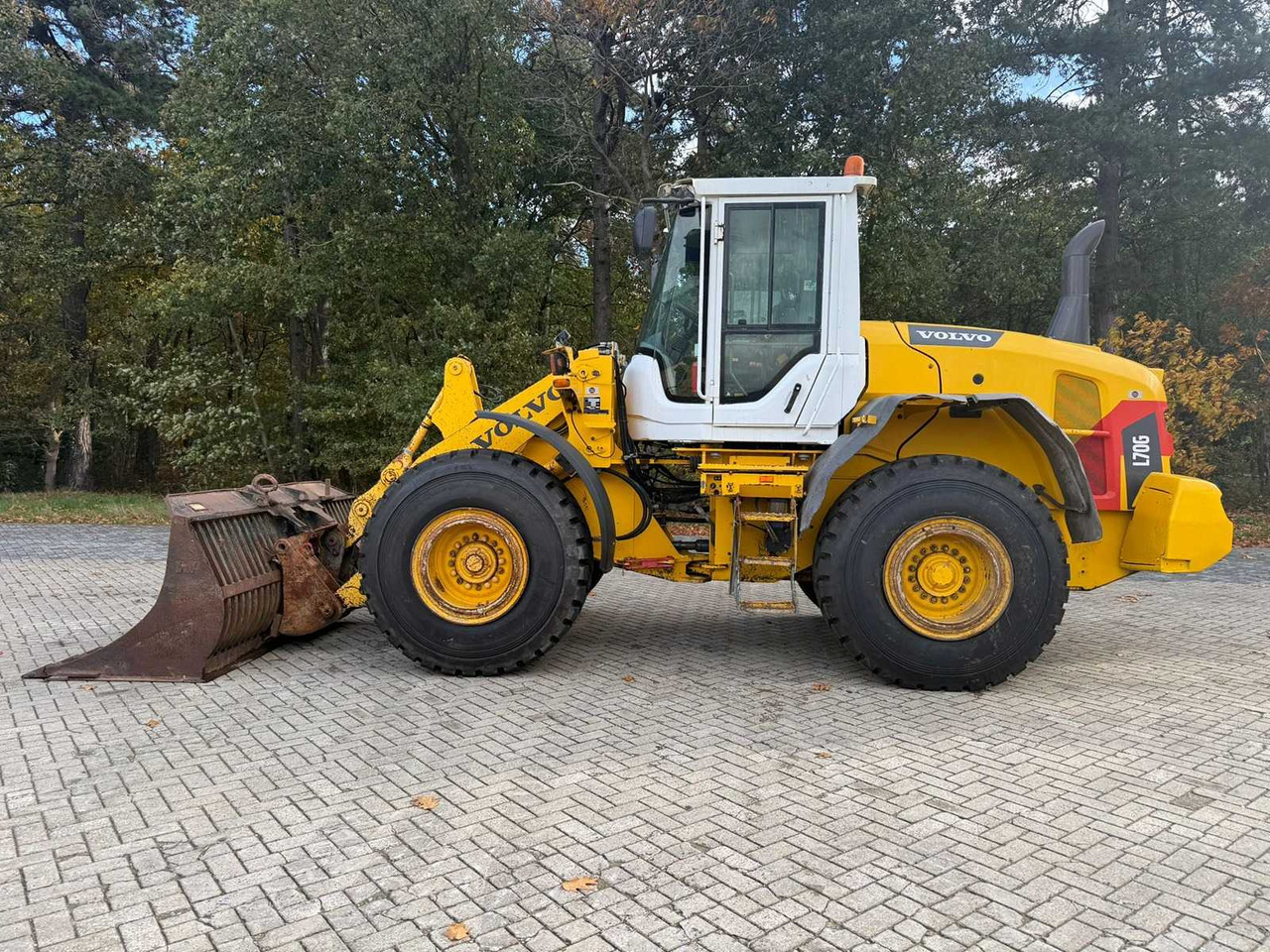VOLVO - 2014 - L70G - SHOVEL WITH LICENSE PLATE INCL. BAK AND QUICK CHANGE - Carregadeira de rodas: foto 1 VOLVO - 2014 - L70G - SHOVEL WITH LICENSE PLATE INCL. BAK AND QUICK CHANGE - Carregadeira de rodas: foto 1