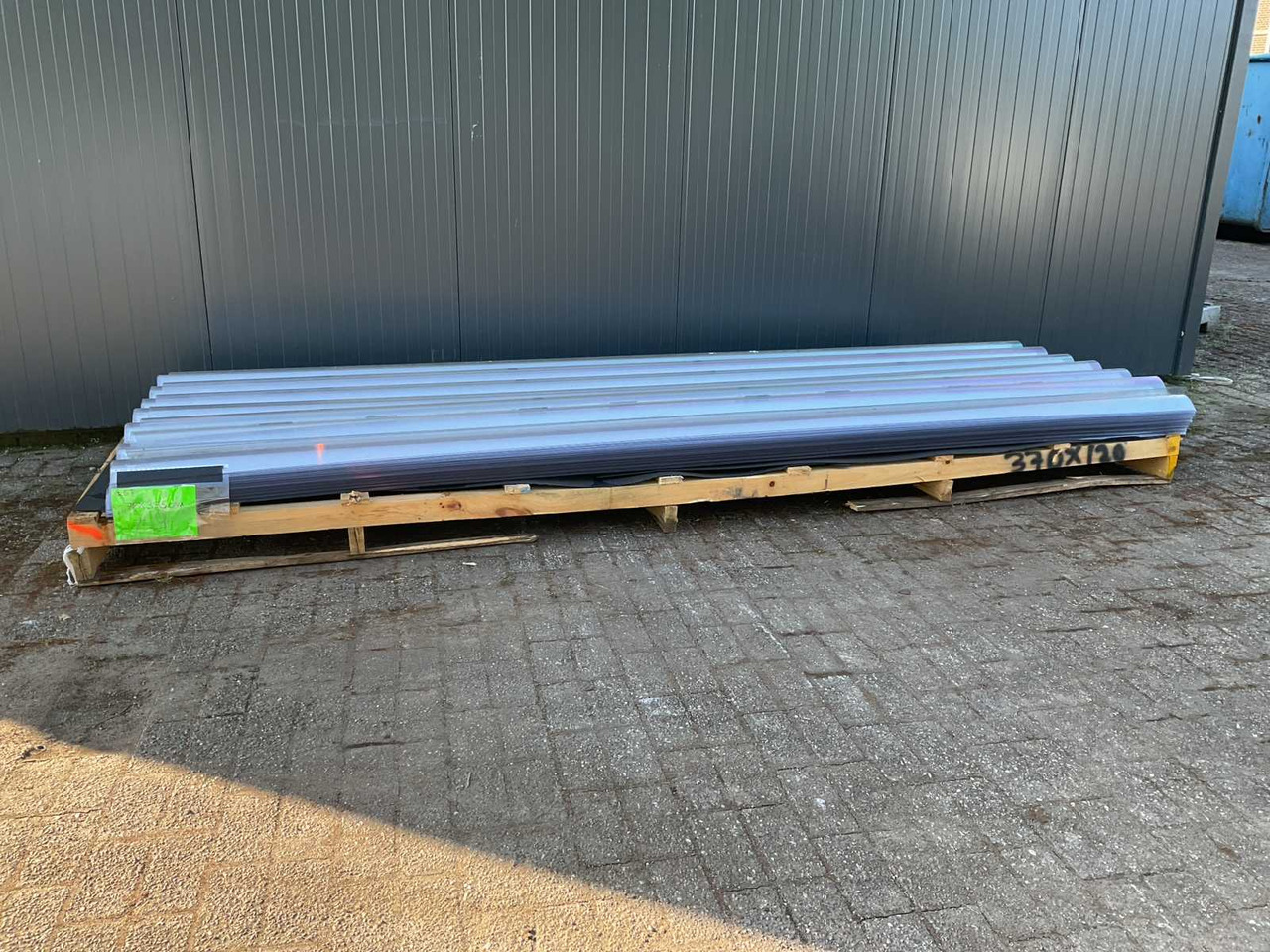 Van Boven Glashelder golf 51 mm 110 cm breed 1mm - Equipamento de construção: foto 1 Van Boven Glashelder golf 51 mm 110 cm breed 1mm - Equipamento de construção: foto 1
