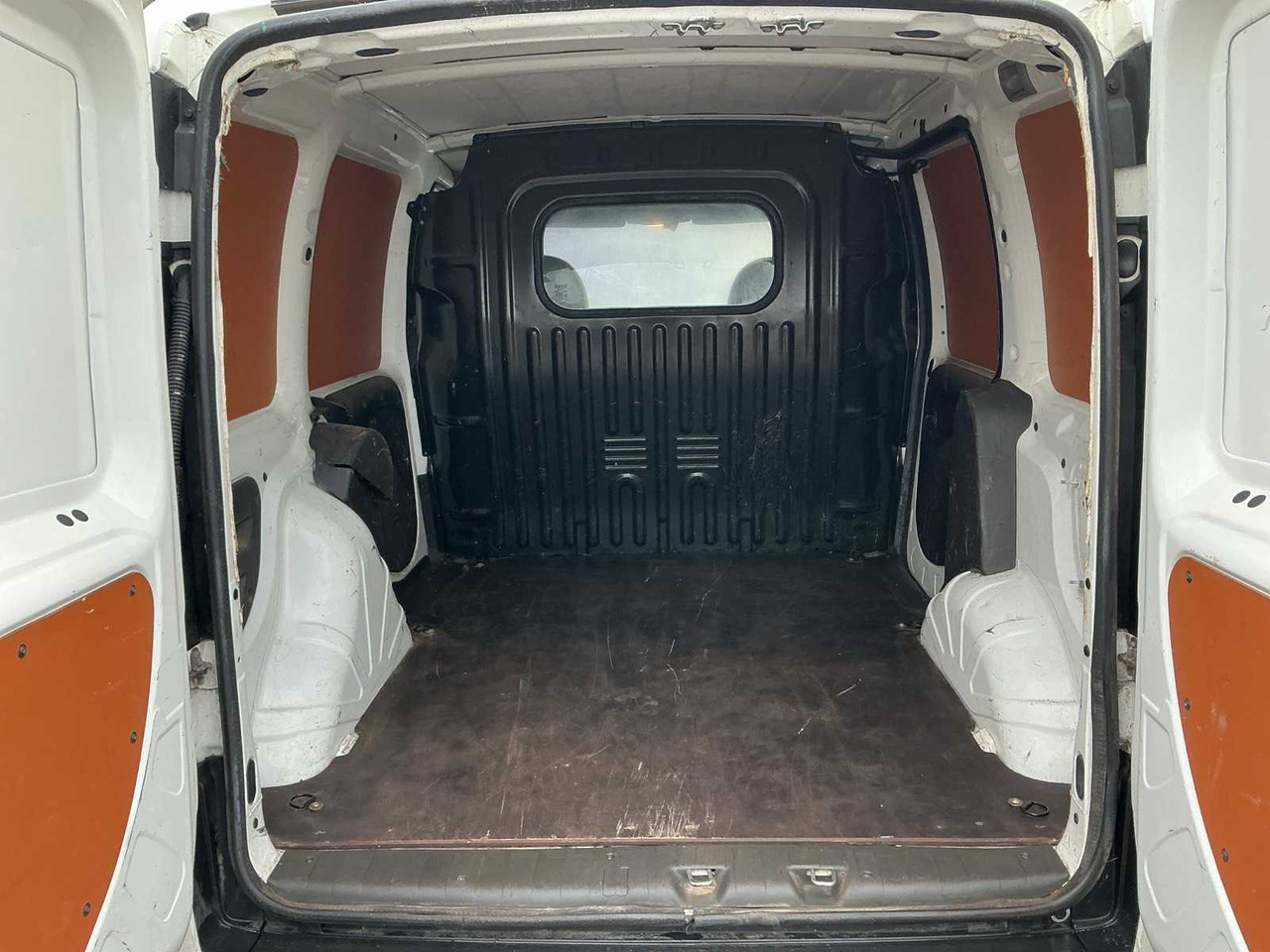 2008 - FIAT - DOBLÒ - 1.6 CNG COMFORT - COMMERCIAL VEHICLE - Veículo comercial: foto 5 2008 - FIAT - DOBLÒ - 1.6 CNG COMFORT - COMMERCIAL VEHICLE - Veículo comercial: foto 5