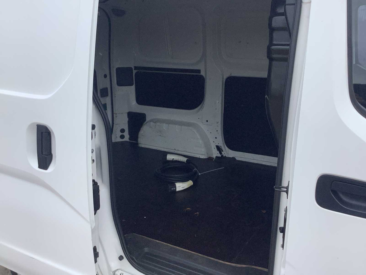 2015 - NISSAN - E-NV200 - OPTIMA - COMMERCIAL VEHICLE - Veículo comercial: foto 5 2015 - NISSAN - E-NV200 - OPTIMA - COMMERCIAL VEHICLE - Veículo comercial: foto 5