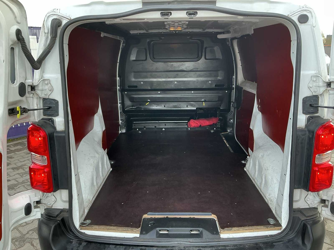 2020 - CITROEN - JUMPY - 1.5 BLUEHDI CLUB - COMMERCIAL VEHICLE - Veículo comercial: foto 5 2020 - CITROEN - JUMPY - 1.5 BLUEHDI CLUB - COMMERCIAL VEHICLE - Veículo comercial: foto 5