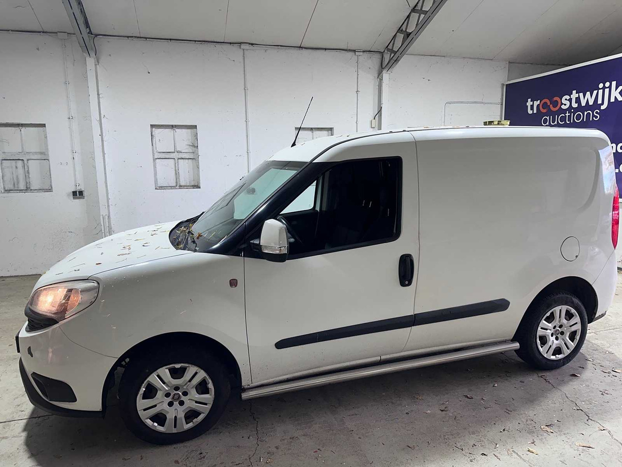 FIAT - DOBLÒ CARGO - 1.3 MJ L1H1 SX - VS-287-D - Veículo comercial: foto 2 FIAT - DOBLÒ CARGO - 1.3 MJ L1H1 SX - VS-287-D - Veículo comercial: foto 2