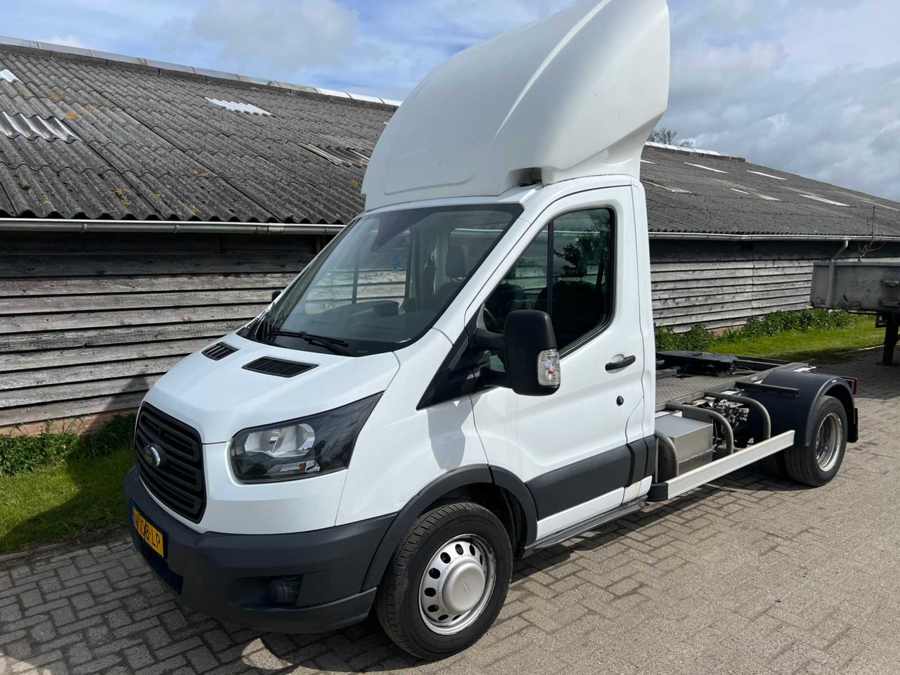 FORD - TRANSIT - 350 2.0 TDCI L2H1 - AMBIENTE - BE TRACTOR/ SEMI-TRAILER TRACTOR - COMMERCIAL VEHICLE - 2018 - Veículo comercial: foto 1 FORD - TRANSIT - 350 2.0 TDCI L2H1 - AMBIENTE - BE TRACTOR/ SEMI-TRAILER TRACTOR - COMMERCIAL VEHICLE - 2018 - Veículo comercial: foto 1