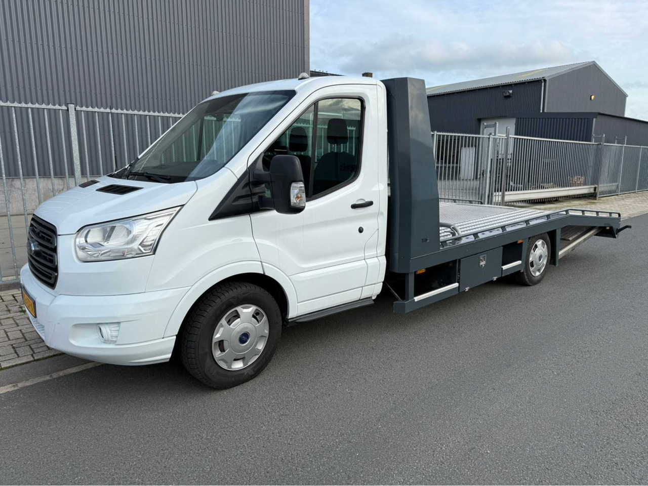FORD - TRANSIT - TIJHOF CAR TRANSPORTER - COMMERCIAL VEHICLE - 2016 - Veículo comercial: foto 1 FORD - TRANSIT - TIJHOF CAR TRANSPORTER - COMMERCIAL VEHICLE - 2016 - Veículo comercial: foto 1