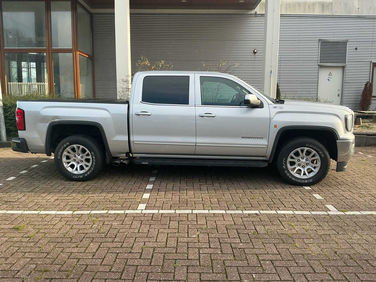 GMC - SIERRA 1500 - PICK-UP TRUCK - Veículo comercial: foto 2 GMC - SIERRA 1500 - PICK-UP TRUCK - Veículo comercial: foto 2