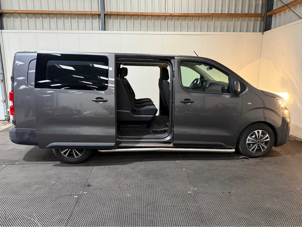 PEUGEOT - EXPERT - DOUBLE CAB - 177 HP - AUTOMATIC - COMMERCIAL VEHICLE - 2018 - Veículo comercial: foto 5 PEUGEOT - EXPERT - DOUBLE CAB - 177 HP - AUTOMATIC - COMMERCIAL VEHICLE - 2018 - Veículo comercial: foto 5