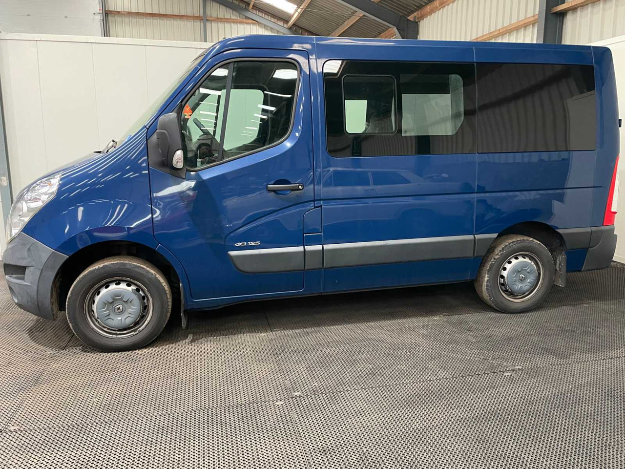 RENAULT - MASTER - WHEELCHAIR BUS - LIFT - AUTOMATIC - COMMERCIAL VEHICLE - 2014 - Veículo comercial: foto 2 RENAULT - MASTER - WHEELCHAIR BUS - LIFT - AUTOMATIC - COMMERCIAL VEHICLE - 2014 - Veículo comercial: foto 2