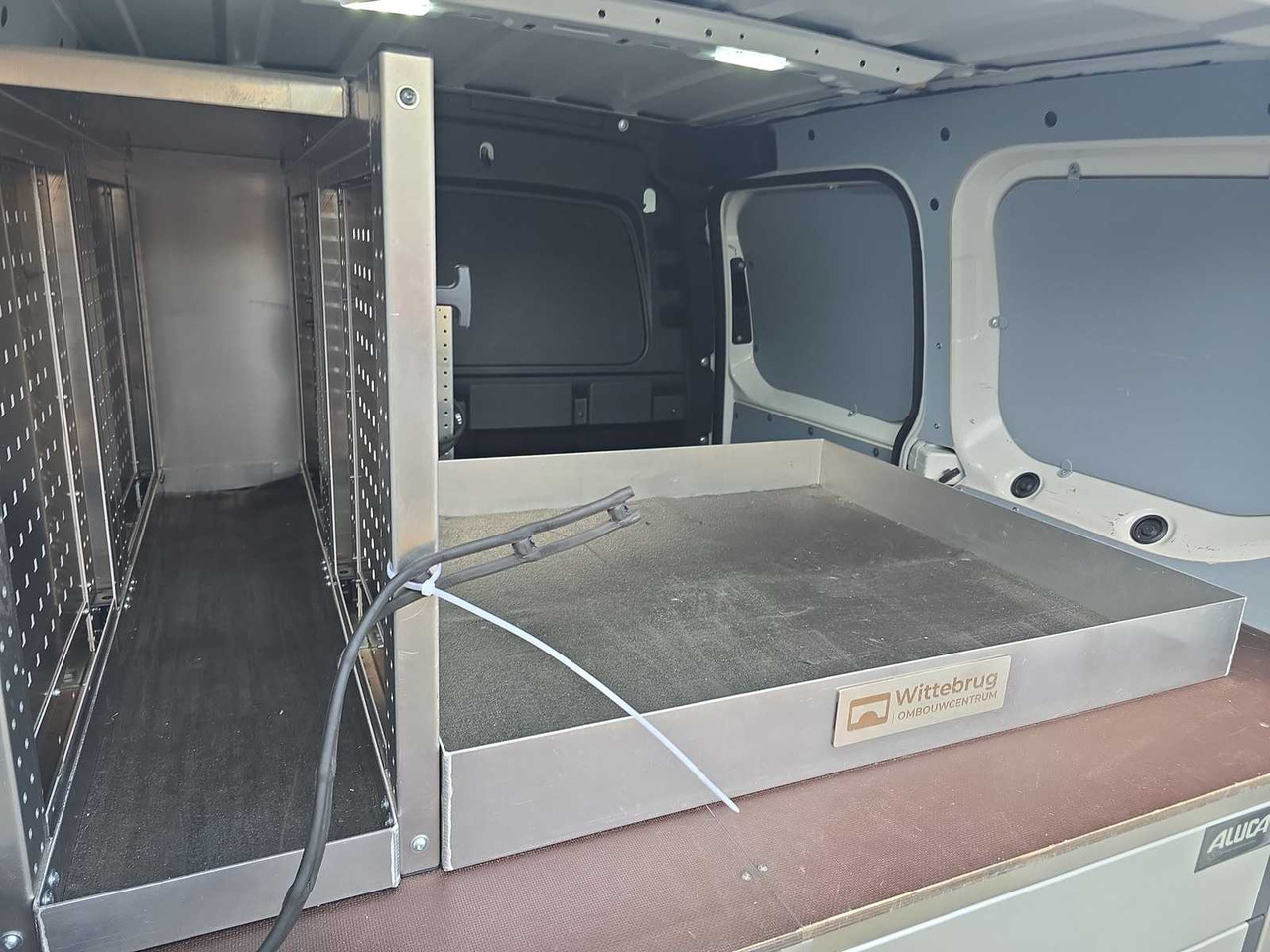 Veículo comercial VOLKSWAGEN CADDY CARGO 2.0 TDI COMFORT | ALUCA FURNISHING| VTD-11-F: foto 29 Veículo comercial VOLKSWAGEN CADDY CARGO 2.0 TDI COMFORT | ALUCA FURNISHING| VTD-11-F: foto 29