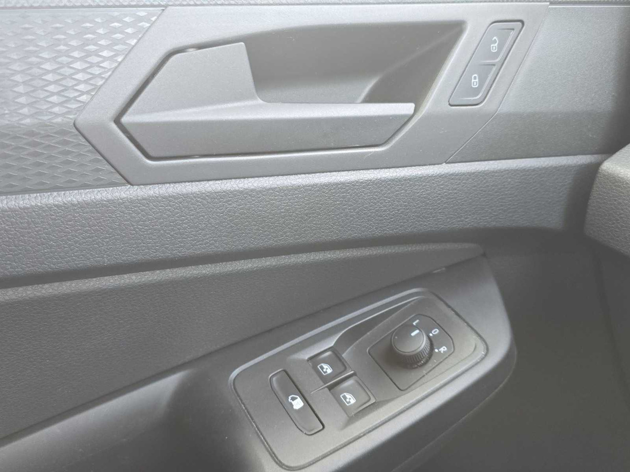 Veículo comercial VOLKSWAGEN CADDY CARGO 2.0 TDI COMFORT | ALUCA FURNISHING| VTD-11-F: foto 12 Veículo comercial VOLKSWAGEN CADDY CARGO 2.0 TDI COMFORT | ALUCA FURNISHING| VTD-11-F: foto 12