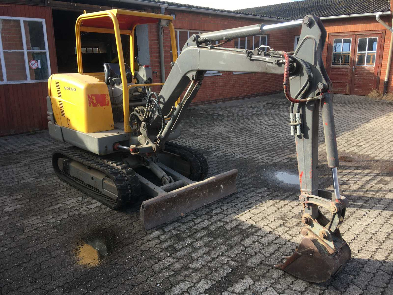 Volvo ECR28 - Escavadora de rastos: foto 1 Volvo ECR28 - Escavadora de rastos: foto 1