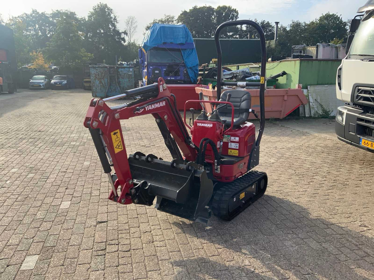 Yanmar SV08-1C - Mini escavadeira: foto 1 Yanmar SV08-1C - Mini escavadeira: foto 1