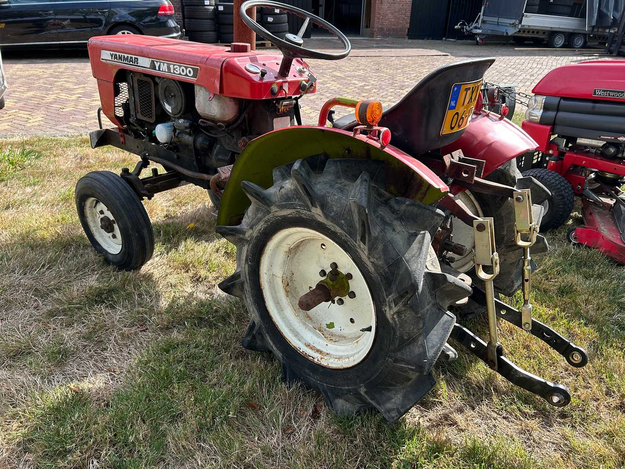 Yanmar YM1300 - Mini trator: foto 5 Yanmar YM1300 - Mini trator: foto 5