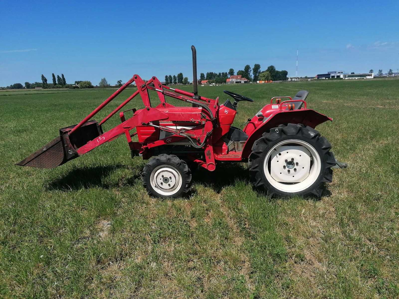 Yanmar YM1610D - Mini trator: foto 1 Yanmar YM1610D - Mini trator: foto 1