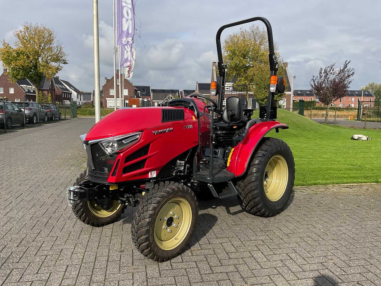 Yanmar YT235 - Mini trator: foto 1 Yanmar YT235 - Mini trator: foto 1