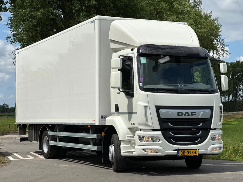 DAF LF 260 LF 260.14 EURO6. 2023. 83447km 720x248x235. 7233kg Laadvermogen!! - Caminhão furgão: foto 2 DAF LF 260 LF 260.14 EURO6. 2023. 83447km 720x248x235. 7233kg Laadvermogen!! - Caminhão furgão: foto 2