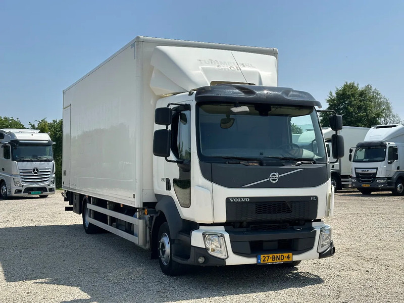 Volvo FL - Caminhão furgão: foto 1 Volvo FL - Caminhão furgão: foto 1