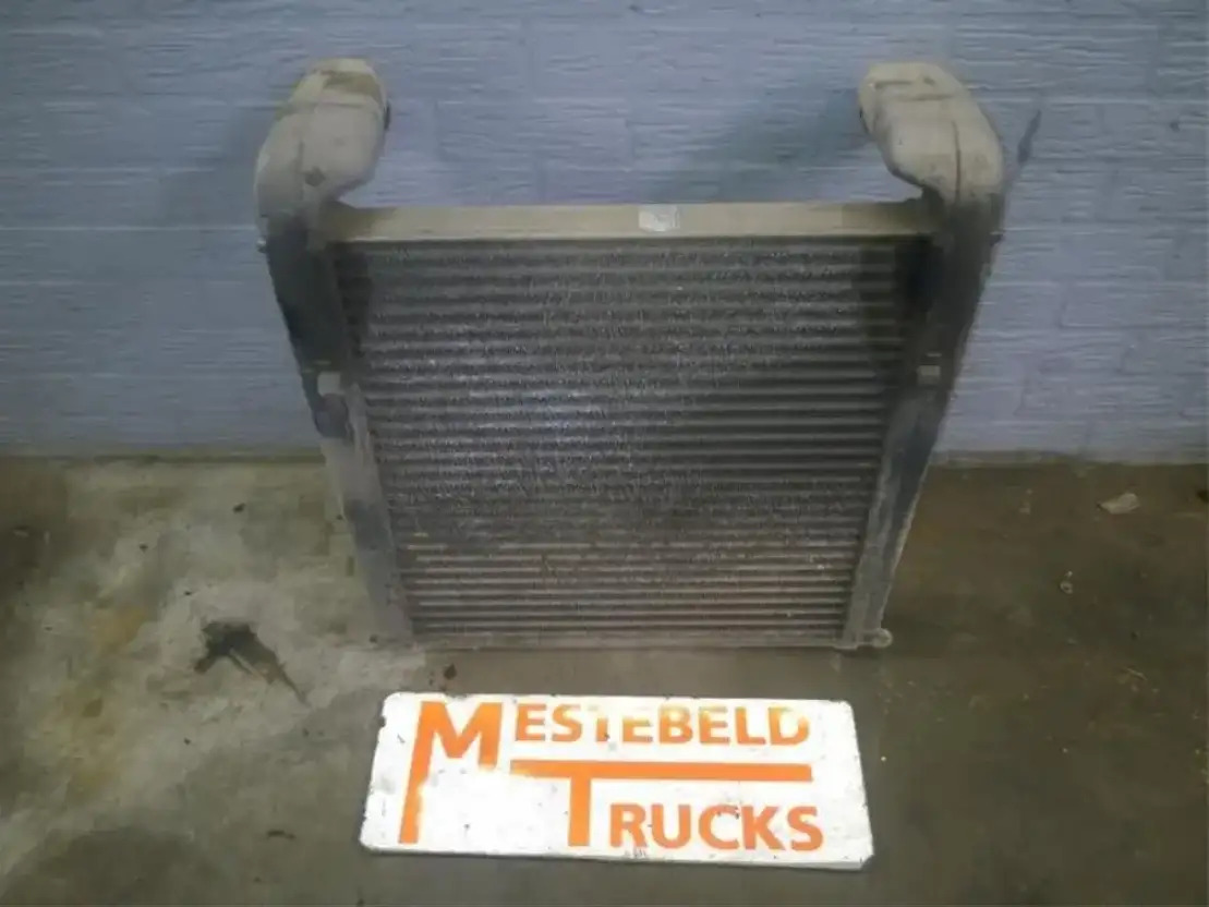 MAN Intercooler L2000 - Sistema de arrefecimento de Caminhão: foto 1 MAN Intercooler L2000 - Sistema de arrefecimento de Caminhão: foto 1
