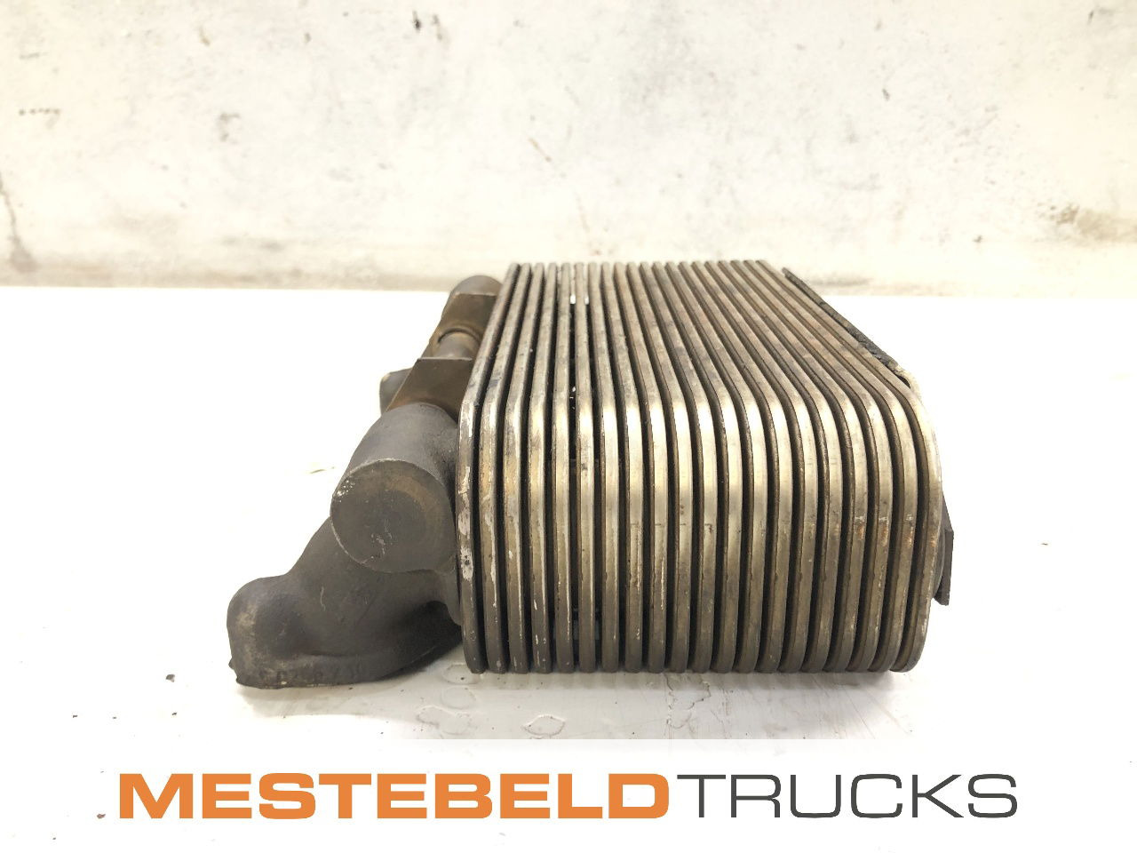 MAN Oliekoeler D2840 LF 04 - Motor de Caminhão: foto 2 MAN Oliekoeler D2840 LF 04 - Motor de Caminhão: foto 2