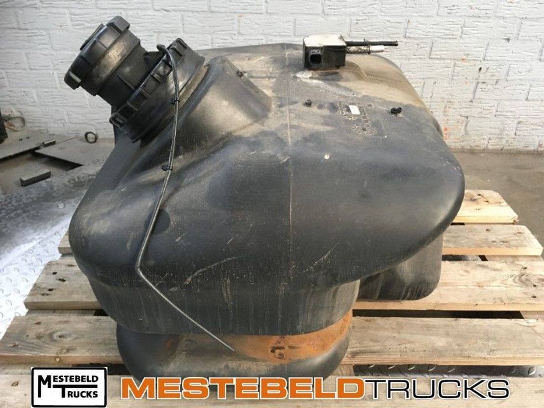 Mercedes-Benz Brandstoftank 120 liter  - Fornecimento de combustível de Veículo comercial: foto 2 Mercedes-Benz Brandstoftank 120 liter  - Fornecimento de combustível de Veículo comercial: foto 2