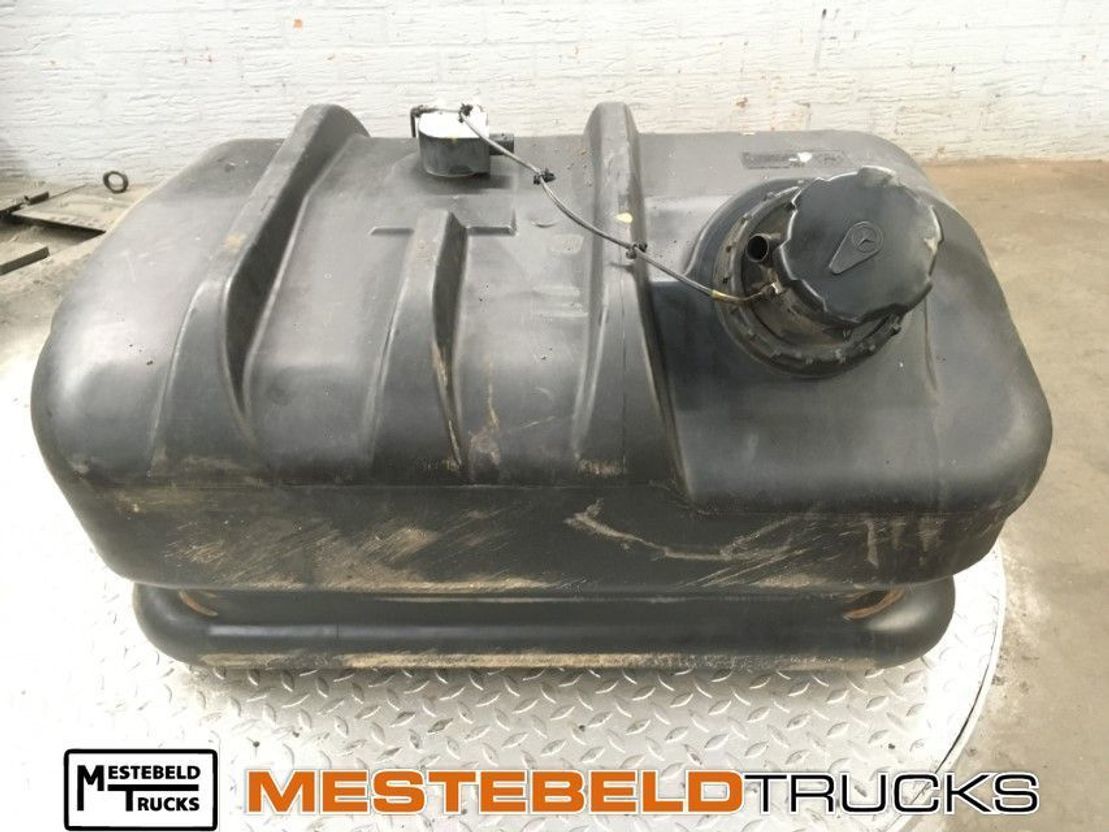 Mercedes-Benz Brandstoftank 180 liter - Fornecimento de combustível de Veículo comercial: foto 1 Mercedes-Benz Brandstoftank 180 liter - Fornecimento de combustível de Veículo comercial: foto 1