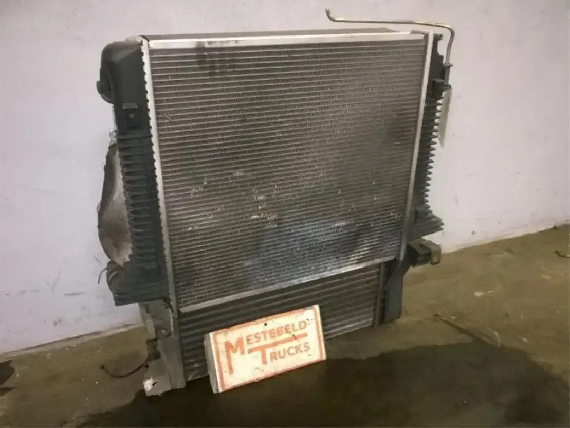Mercedes-Benz Radiateur+intercooler Atego - Sistema de arrefecimento de Caminhão: foto 1 Mercedes-Benz Radiateur+intercooler Atego - Sistema de arrefecimento de Caminhão: foto 1