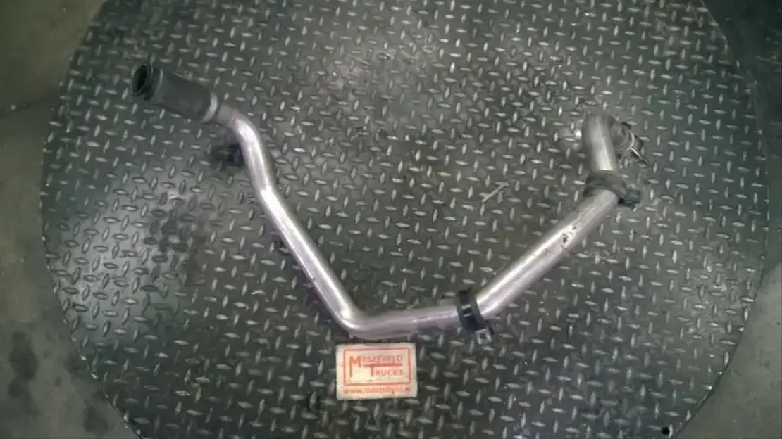 Sistema de arrefecimento de Caminhão Mercedes-Benz Retarder aanvoerleiding 1836 MP4: foto 1
