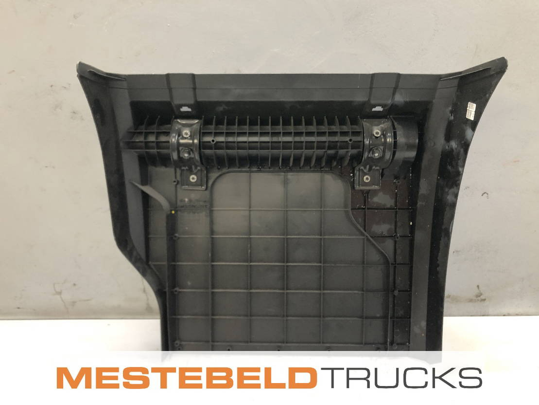 Mercedes-Benz Spatbord achteras rechtsvoor - Estrutura/ Châssis de Caminhão: foto 2 Mercedes-Benz Spatbord achteras rechtsvoor - Estrutura/ Châssis de Caminhão: foto 2