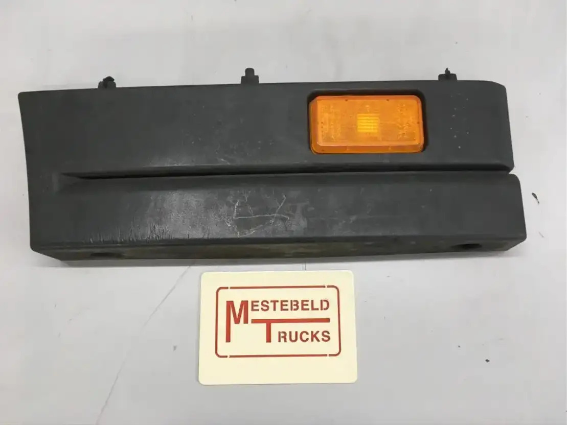 Scania Afdekplaat instapbak rechts - Cabine e interior de Caminhão: foto 1 Scania Afdekplaat instapbak rechts - Cabine e interior de Caminhão: foto 1