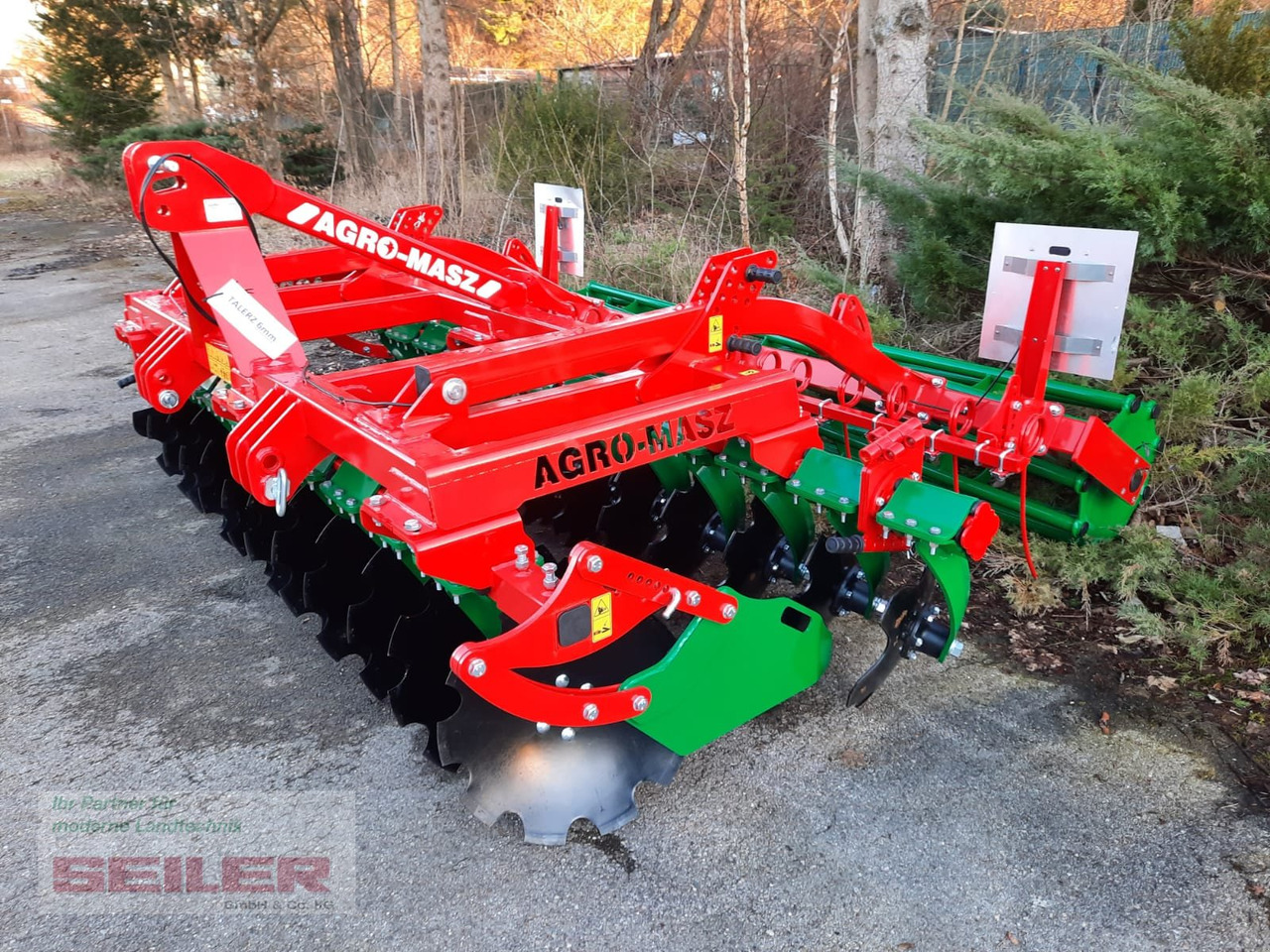 Agro-Masz BT 30 + Rohrstabwalze 500 mm - Grades de discos: foto 1 Agro-Masz BT 30 + Rohrstabwalze 500 mm - Grades de discos: foto 1