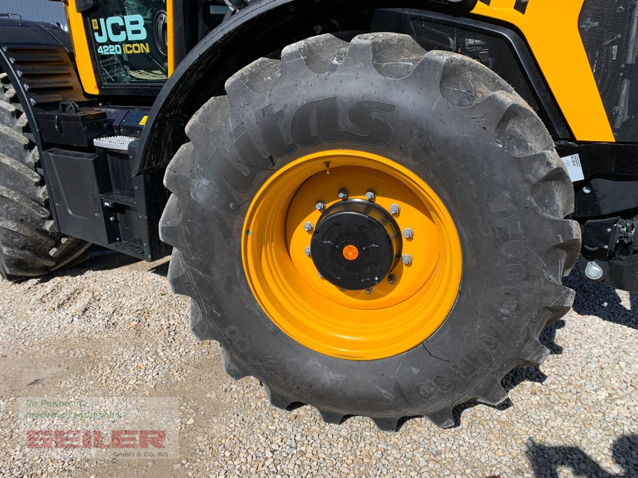 Trator nuevo JCB Fastrac 4220 ICON + Frontlader Q7S: foto 8