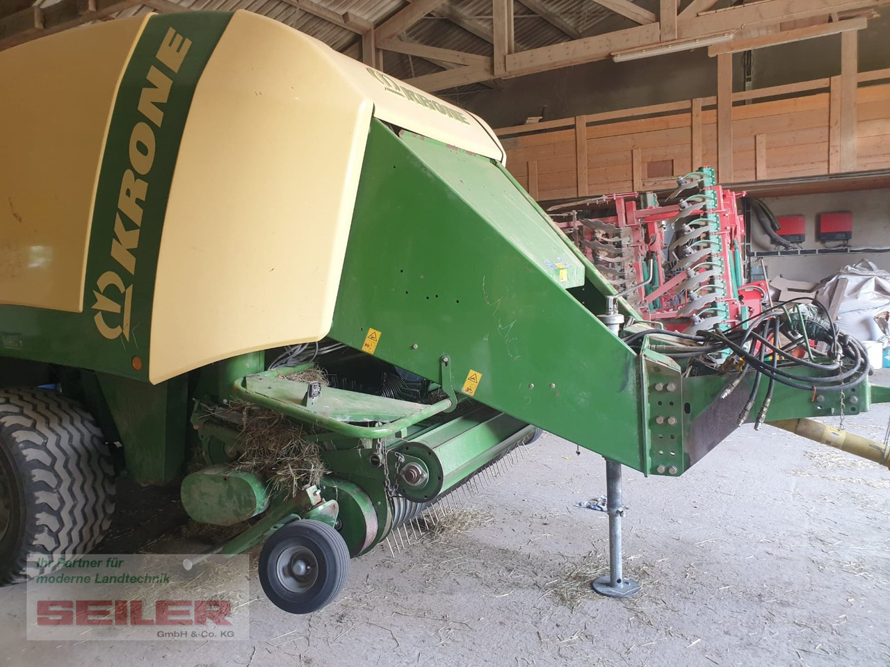 Krone Big Pack 1270 XC - Enfardadeira de fardos quadrados: foto 2 Krone Big Pack 1270 XC - Enfardadeira de fardos quadrados: foto 2
