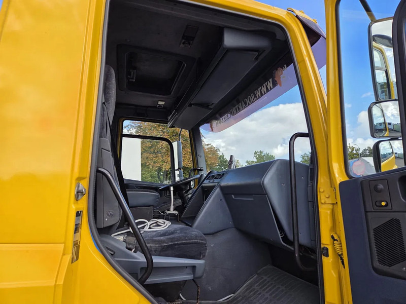 Caminhão chassi DAF CF 75.250 6x2 Euro 2 Automatic NL-Truck Original KM'S: foto 19 Caminhão chassi DAF CF 75.250 6x2 Euro 2 Automatic NL-Truck Original KM'S: foto 19