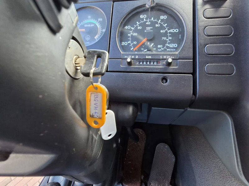 Caminhão chassi DAF CF 75.250 6x2 Euro 2 Automatic NL-Truck Original KM'S: foto 10 Caminhão chassi DAF CF 75.250 6x2 Euro 2 Automatic NL-Truck Original KM'S: foto 10