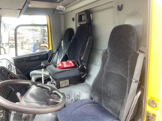 Caminhão chassi DAF CF 75.250 6x2 Euro 2 Automatic NL-Truck Original KM'S: foto 12 Caminhão chassi DAF CF 75.250 6x2 Euro 2 Automatic NL-Truck Original KM'S: foto 12