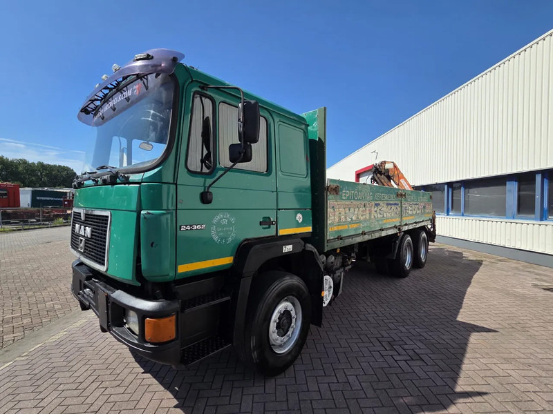 Camião de caixa aberta/ Plataforma, Caminhão grua MAN 26.362 6x4 Full spring Euro 2: foto 8 Camião de caixa aberta/ Plataforma, Caminhão grua MAN 26.362 6x4 Full spring Euro 2: foto 8