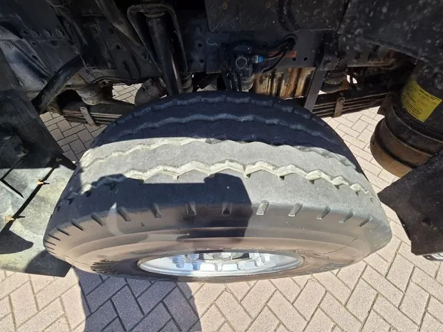 Camião de caixa aberta/ Plataforma, Caminhão grua MAN 26.362 6x4 Full spring Euro 2: foto 17 Camião de caixa aberta/ Plataforma, Caminhão grua MAN 26.362 6x4 Full spring Euro 2: foto 17