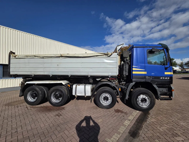 Mercedes-Benz Actros 4143 8X4 TIPPER (THREE PEDALS) - Caminhão basculante: foto 2 Mercedes-Benz Actros 4143 8X4 TIPPER (THREE PEDALS) - Caminhão basculante: foto 2