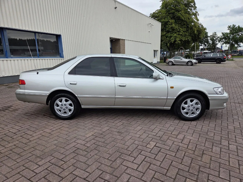 Toyota Camry 3.0 V6 24v // Automaat // leather Seats Cruise Control - Sedã: foto 2 Toyota Camry 3.0 V6 24v // Automaat // leather Seats Cruise Control - Sedã: foto 2