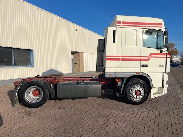 DAF XF 95.430 Manual-Gear Euro 3 - Tractor: foto 5 DAF XF 95.430 Manual-Gear Euro 3 - Tractor: foto 5