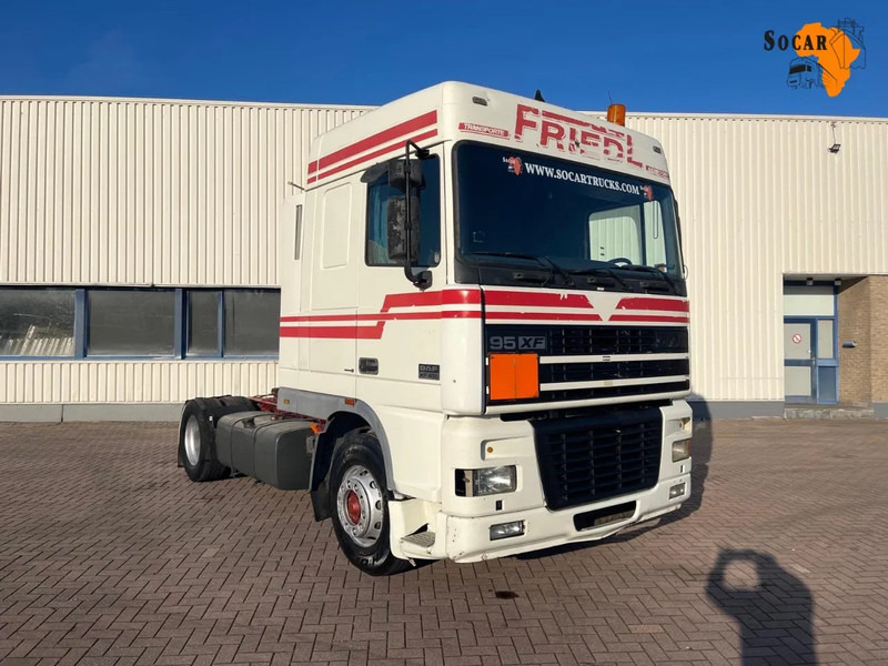 DAF XF 95.430 Manual-Gear Euro 3 - Tractor: foto 1 DAF XF 95.430 Manual-Gear Euro 3 - Tractor: foto 1