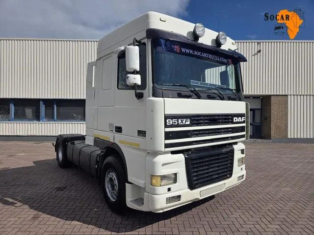 DAF XF 95.430 Manual gear Euro 3 - Tractor: foto 1 DAF XF 95.430 Manual gear Euro 3 - Tractor: foto 1