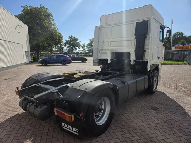 DAF XF 95.430 Manual gear Euro 3 - Tractor: foto 4 DAF XF 95.430 Manual gear Euro 3 - Tractor: foto 4