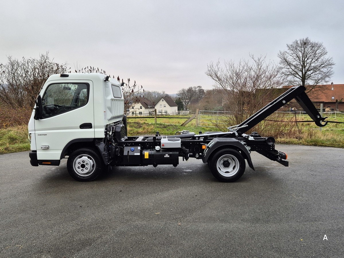 FUSO 3C15 Duonic Aut.City Abrollkipper AHK 3.5T - Caminhão polibenne: foto 3 FUSO 3C15 Duonic Aut.City Abrollkipper AHK 3.5T - Caminhão polibenne: foto 3