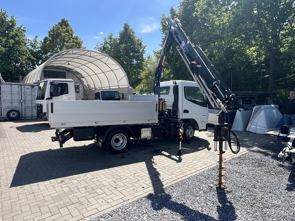 FUSO 3S15 Alu Pritsche 2.80m Ladekran Bohrgerät - Furgão caixa aberta: foto 2 FUSO 3S15 Alu Pritsche 2.80m Ladekran Bohrgerät - Furgão caixa aberta: foto 2