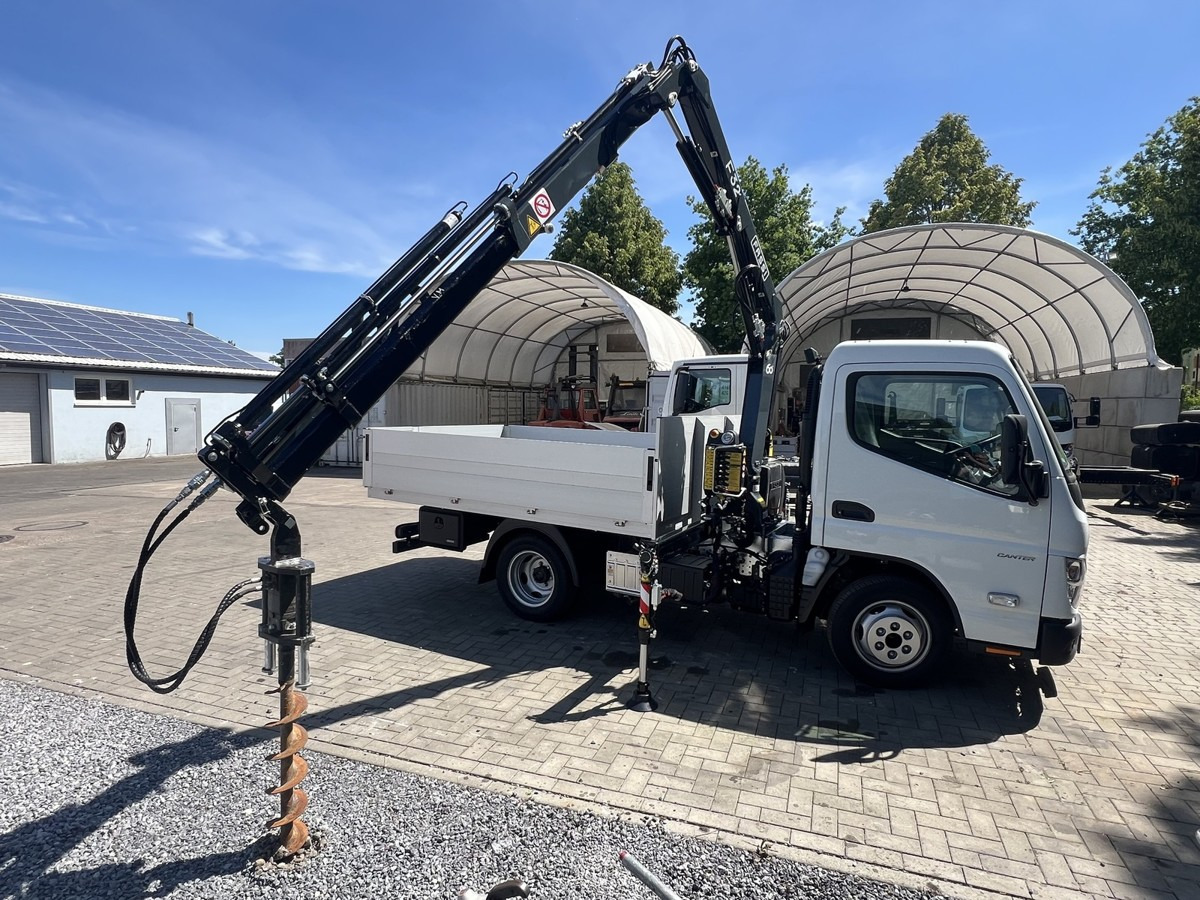 FUSO 3S15 Alu Pritsche 2.80m Ladekran Bohrgerät - Furgão caixa aberta: foto 1 FUSO 3S15 Alu Pritsche 2.80m Ladekran Bohrgerät - Furgão caixa aberta: foto 1