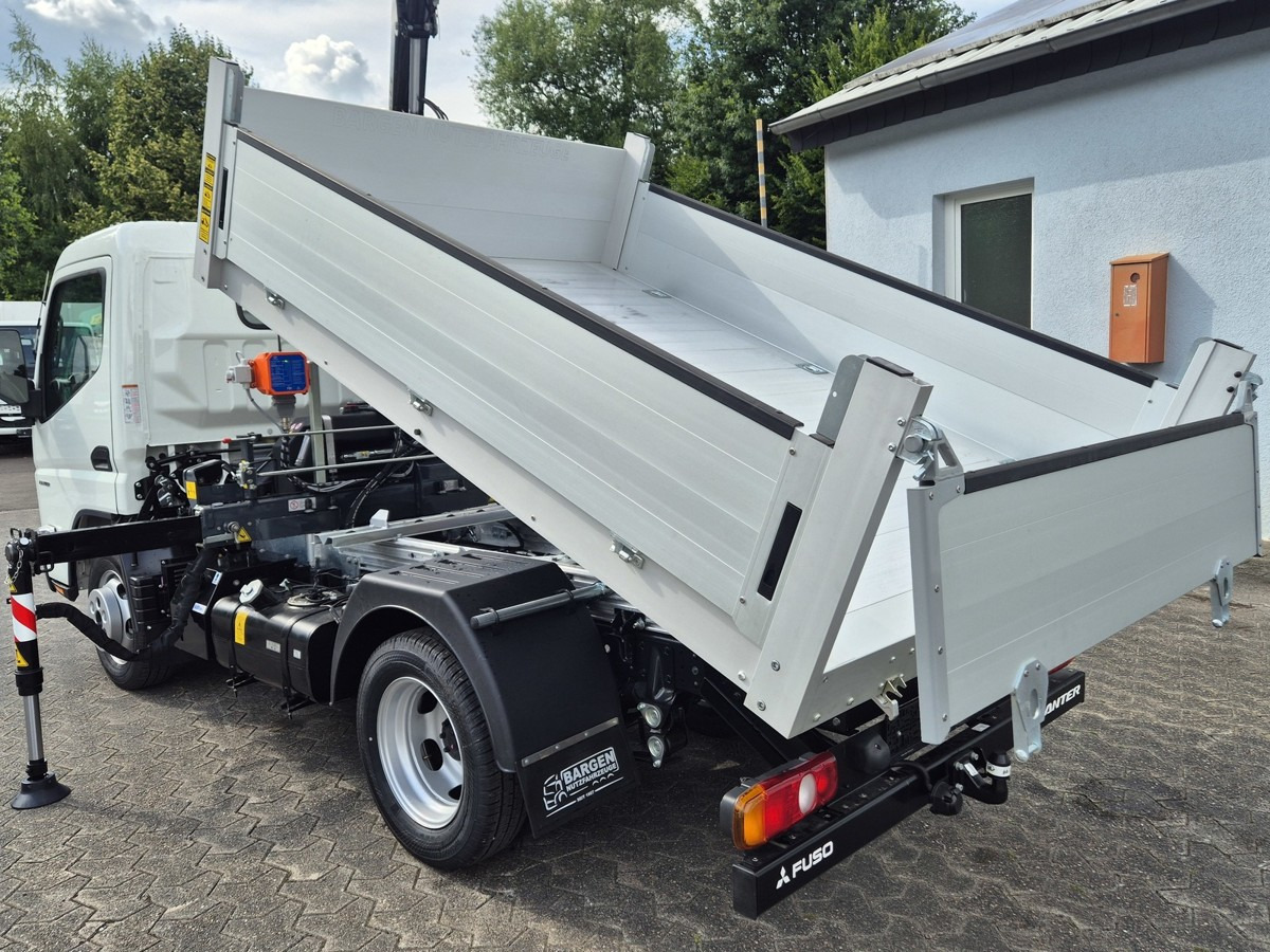 FUSO 3S15 Alukipper mit Ladekran Funk 3 x hydr. - Furgão basculante: foto 5 FUSO 3S15 Alukipper mit Ladekran Funk 3 x hydr. - Furgão basculante: foto 5