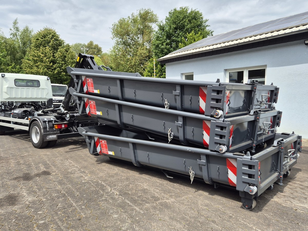 FUSO FUSO 9C18 40km/h City Abrollkipper WLF Swiss CH - Caminhão polibenne: foto 2 FUSO FUSO 9C18 40km/h City Abrollkipper WLF Swiss CH - Caminhão polibenne: foto 2