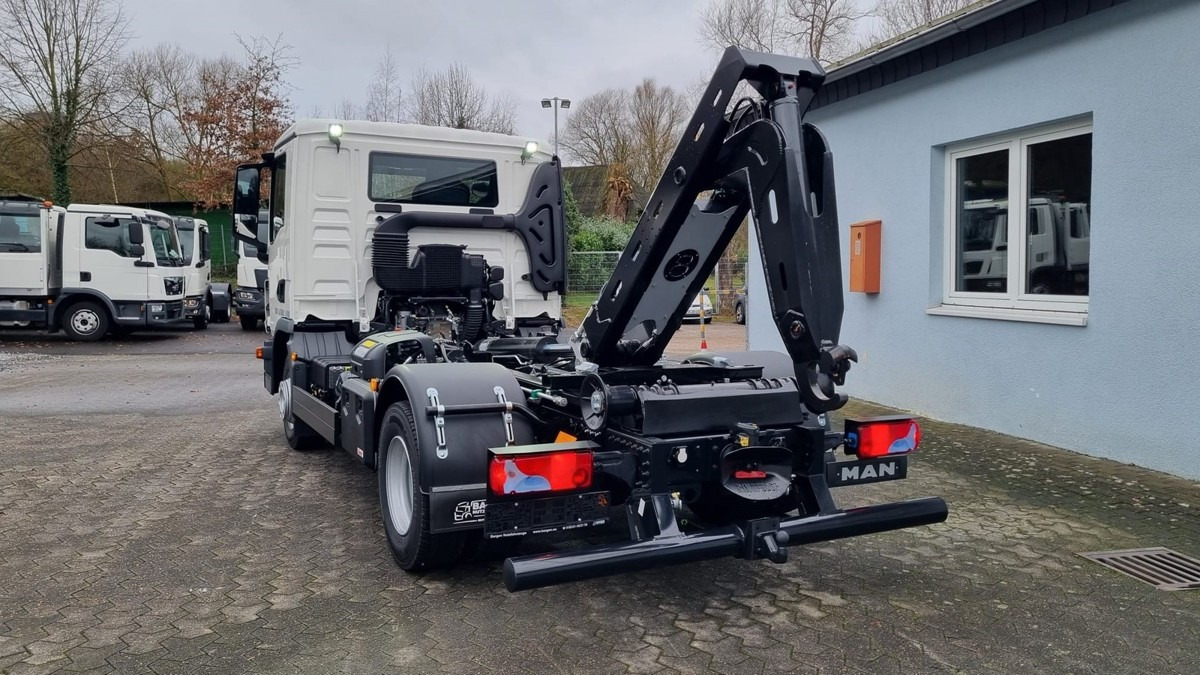 Caminhão polibenne nuevo MAN TGL 12.220 BL NEU City Abrollkipper 8t TipMatic: foto 12